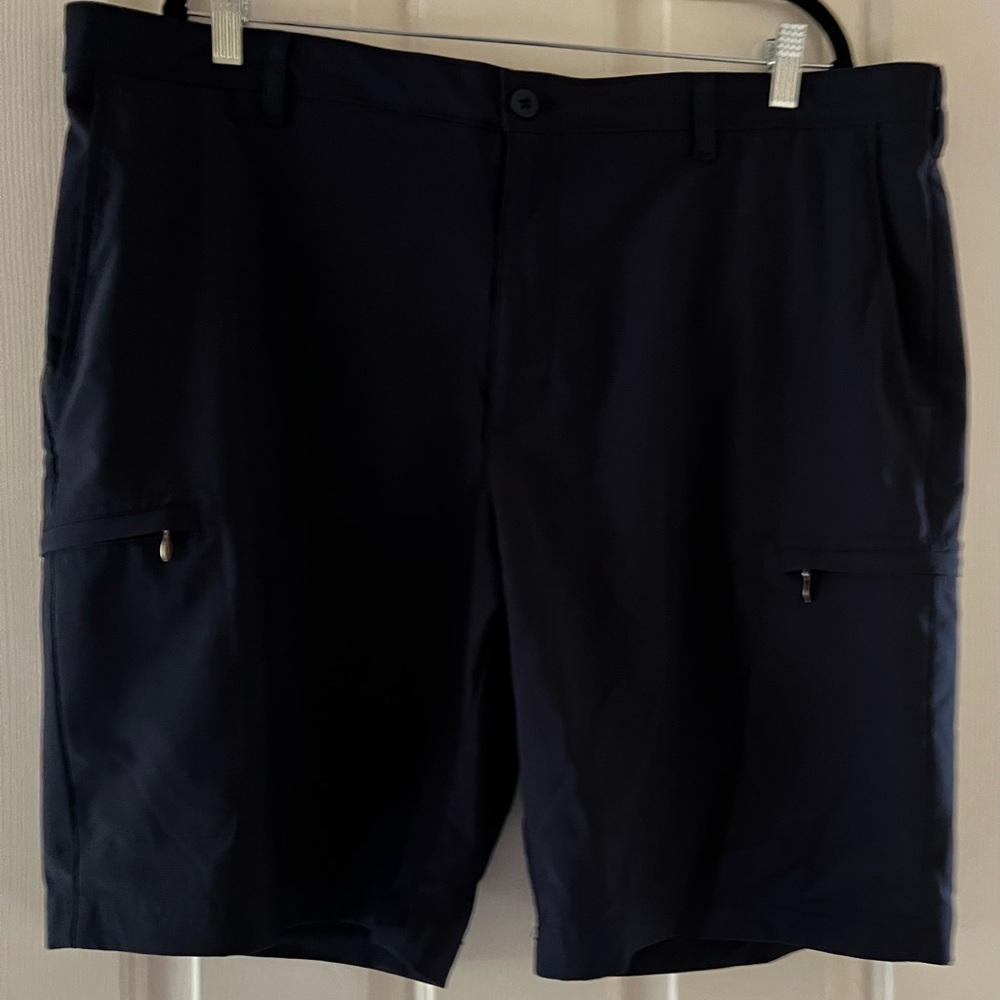 Izod Men's Navy Cargo Performance Shorts - Waist Size 42